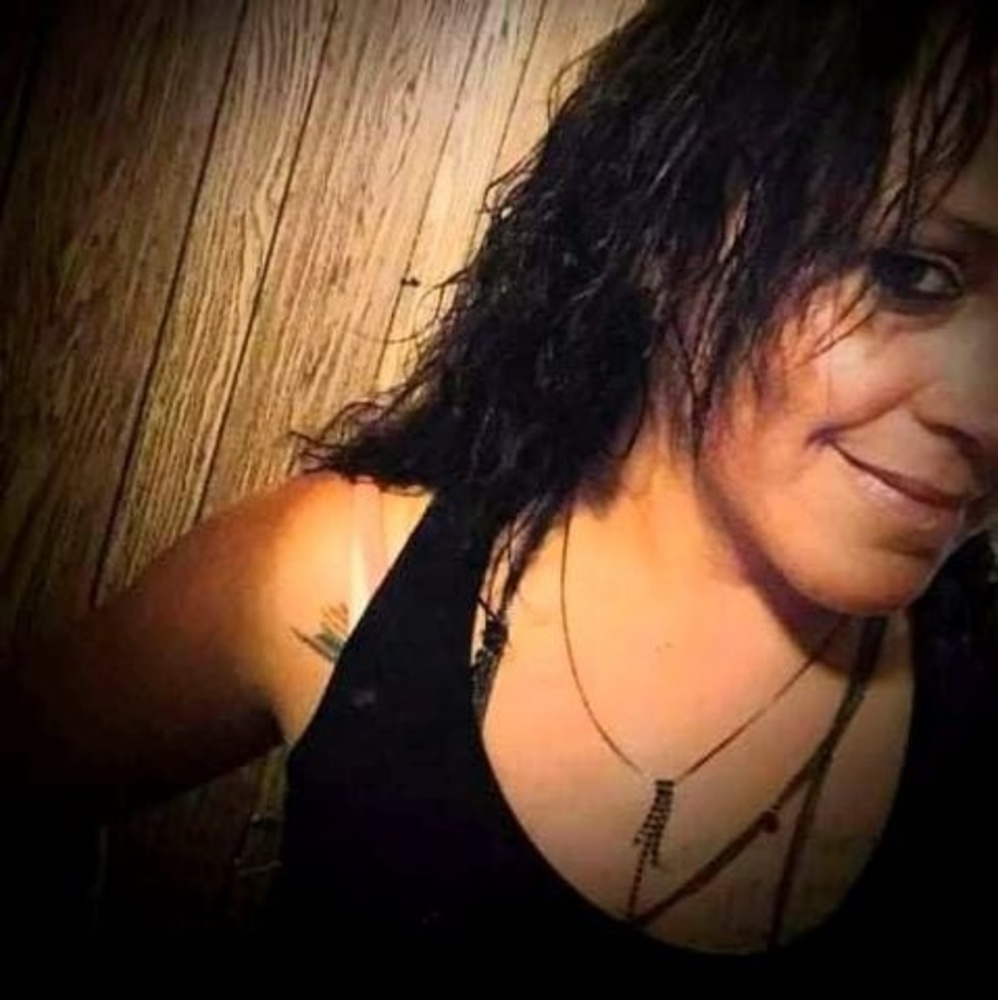 Meet your Posher, Tee